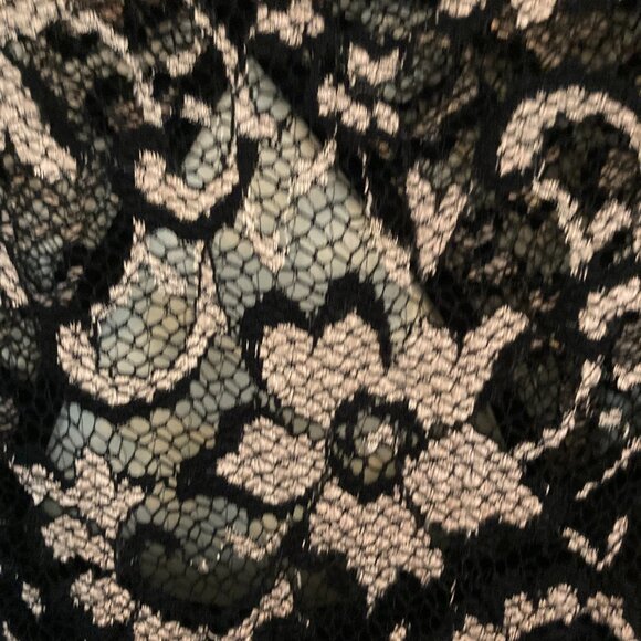 NO BOUNDARIES  WOMENS BLACK AND GOLD LACE  DRESS - Picture 4 of 4